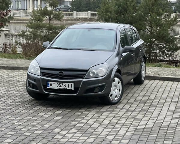 Сірий Опель Астра, об'ємом двигуна 1.3 л та пробігом 306 тис. км за 4200 $, фото 1 на Automoto.ua