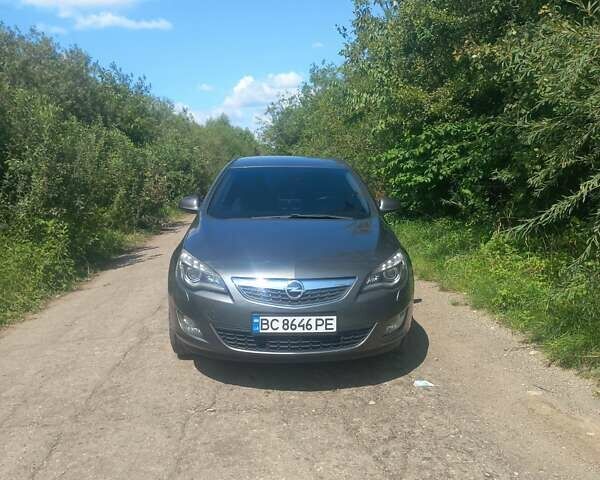 Серый Опель Астра, объемом двигателя 1.6 л и пробегом 234 тыс. км за 8000 $, фото 1 на Automoto.ua