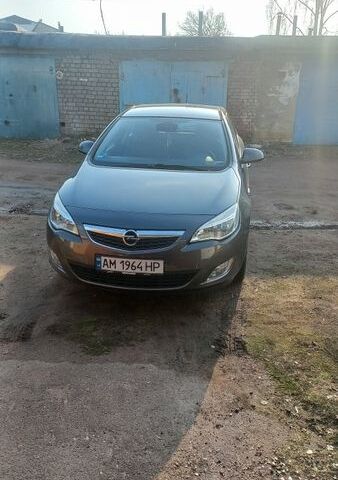 Серый Опель Астра, объемом двигателя 1.6 л и пробегом 202 тыс. км за 6200 $, фото 1 на Automoto.ua