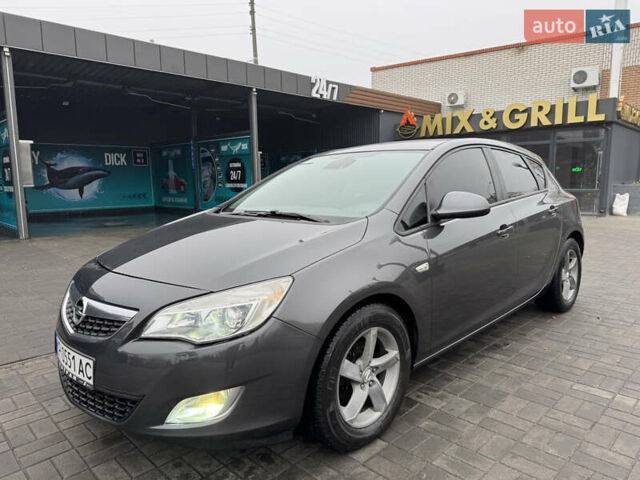 Серый Опель Астра, объемом двигателя 1.3 л и пробегом 221 тыс. км за 6700 $, фото 1 на Automoto.ua