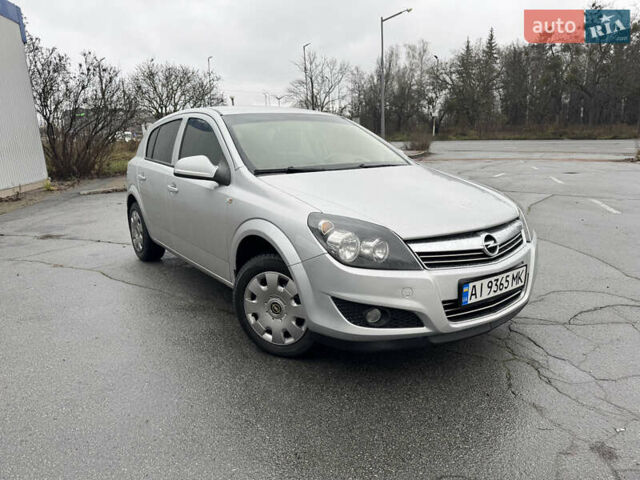 Сірий Опель Астра, об'ємом двигуна 1.6 л та пробігом 146 тис. км за 6000 $, фото 1 на Automoto.ua