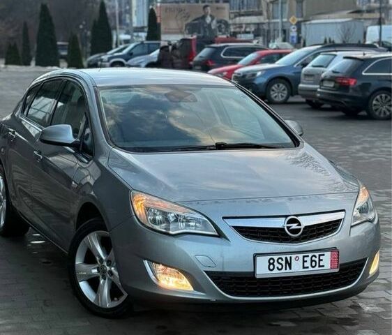 Сірий Опель Астра, об'ємом двигуна 1.4 л та пробігом 259 тис. км за 5999 $, фото 1 на Automoto.ua