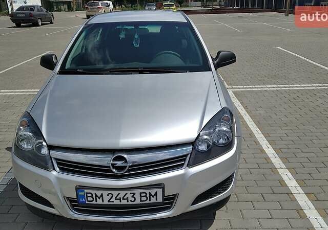 Серый Опель Астра, объемом двигателя 1.7 л и пробегом 320 тыс. км за 5600 $, фото 1 на Automoto.ua