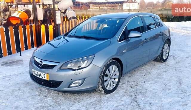 Серый Опель Астра, объемом двигателя 1.6 л и пробегом 218 тыс. км за 8200 $, фото 1 на Automoto.ua