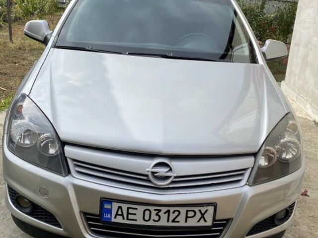 Серый Опель Астра, объемом двигателя 1.6 л и пробегом 211 тыс. км за 6005 $, фото 1 на Automoto.ua