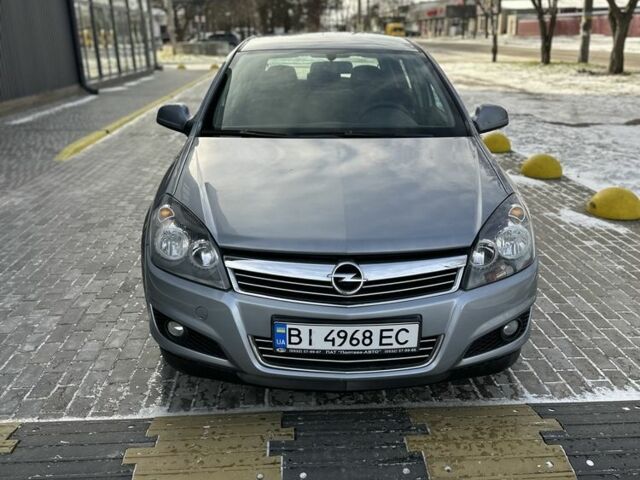 Серый Опель Астра, объемом двигателя 1.6 л и пробегом 30 тыс. км за 7999 $, фото 1 на Automoto.ua