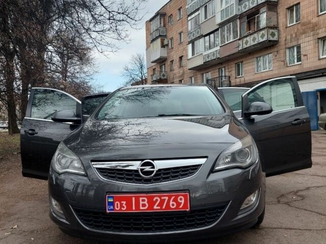 Серый Опель Астра, объемом двигателя 0 л и пробегом 152 тыс. км за 7400 $, фото 1 на Automoto.ua