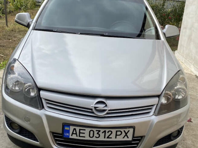 Сірий Опель Астра, об'ємом двигуна 1.6 л та пробігом 224 тис. км за 5300 $, фото 1 на Automoto.ua