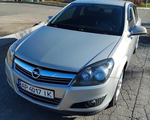 Сірий Опель Астра, об'ємом двигуна 1.4 л та пробігом 205 тис. км за 5600 $, фото 1 на Automoto.ua
