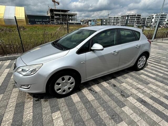 Сірий Опель Астра, об'ємом двигуна 1.69 л та пробігом 256 тис. км за 7400 $, фото 1 на Automoto.ua