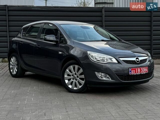 Сірий Опель Астра, об'ємом двигуна 1.6 л та пробігом 190 тис. км за 8999 $, фото 1 на Automoto.ua