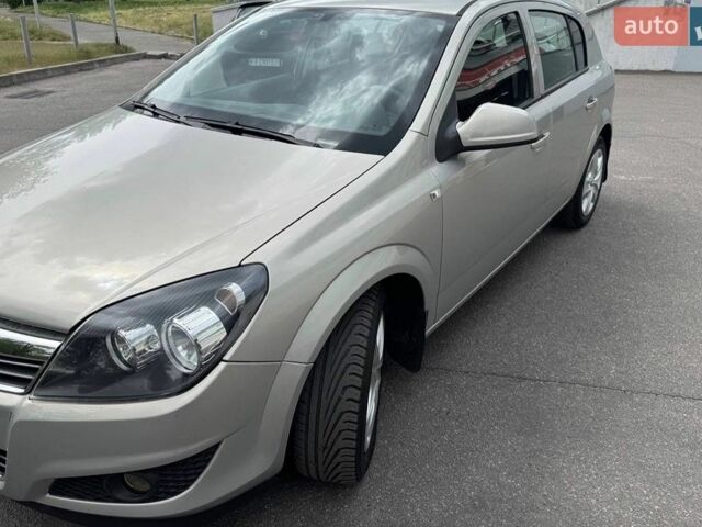 Сірий Опель Астра, об'ємом двигуна 1.6 л та пробігом 160 тис. км за 6300 $, фото 1 на Automoto.ua