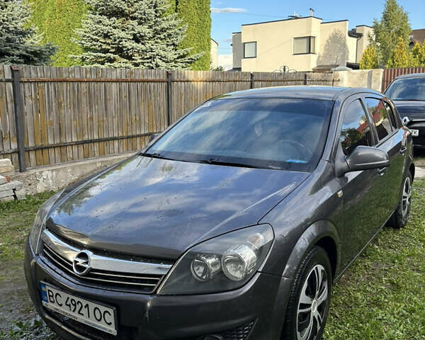 Сірий Опель Астра, об'ємом двигуна 1.6 л та пробігом 233 тис. км за 5000 $, фото 1 на Automoto.ua