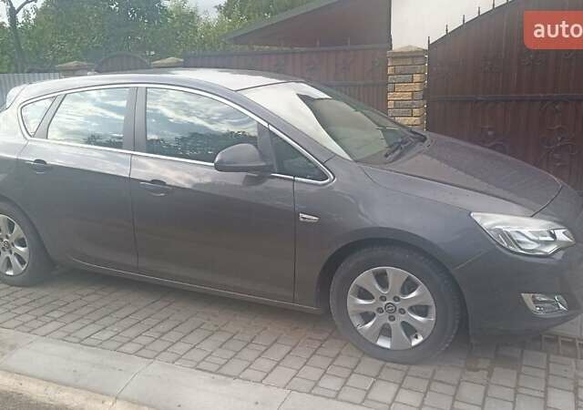 Сірий Опель Астра, об'ємом двигуна 1.69 л та пробігом 240 тис. км за 7500 $, фото 1 на Automoto.ua