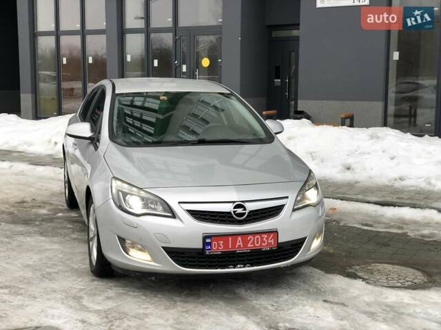 Серый Опель Астра, объемом двигателя 1.6 л и пробегом 175 тыс. км за 8850 $, фото 1 на Automoto.ua