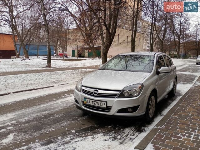 Серый Опель Астра, объемом двигателя 1.6 л и пробегом 190 тыс. км за 8200 $, фото 1 на Automoto.ua