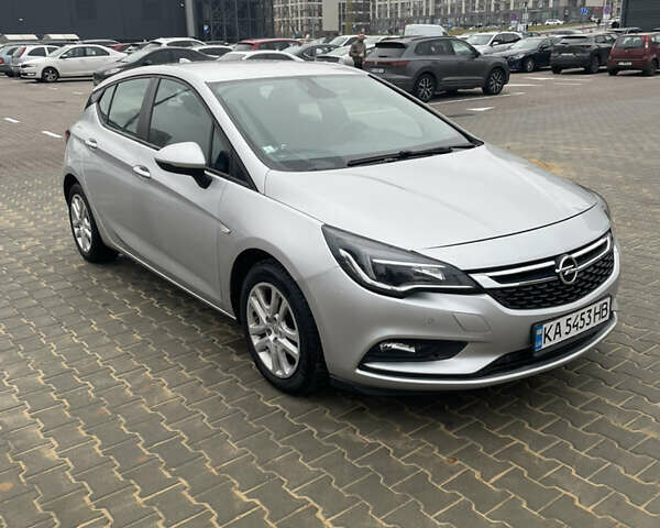 Серый Опель Астра, объемом двигателя 1.4 л и пробегом 160 тыс. км за 10000 $, фото 1 на Automoto.ua