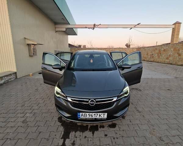 Серый Опель Астра, объемом двигателя 1.6 л и пробегом 76 тыс. км за 12100 $, фото 1 на Automoto.ua