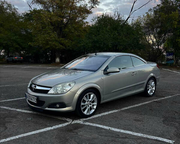 Серый Опель Астра, объемом двигателя 1.6 л и пробегом 220 тыс. км за 5500 $, фото 1 на Automoto.ua