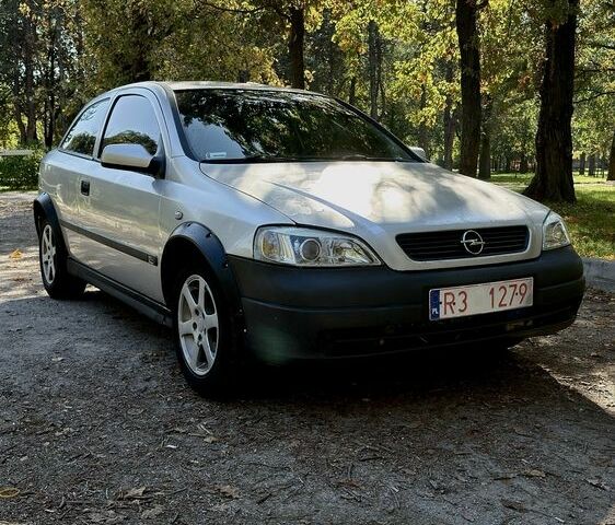 Серый Опель Астра, объемом двигателя 2 л и пробегом 350 тыс. км за 1777 $, фото 1 на Automoto.ua