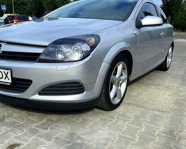 Сірий Опель Астра, об'ємом двигуна 1.6 л та пробігом 201 тис. км за 4700 $, фото 1 на Automoto.ua