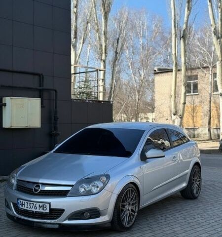Серый Опель Астра, объемом двигателя 1.6 л и пробегом 260 тыс. км за 4200 $, фото 1 на Automoto.ua