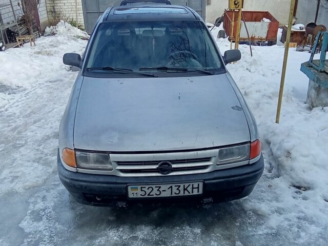 Серый Опель Астра, объемом двигателя 0 л и пробегом 200 тыс. км за 700 $, фото 1 на Automoto.ua