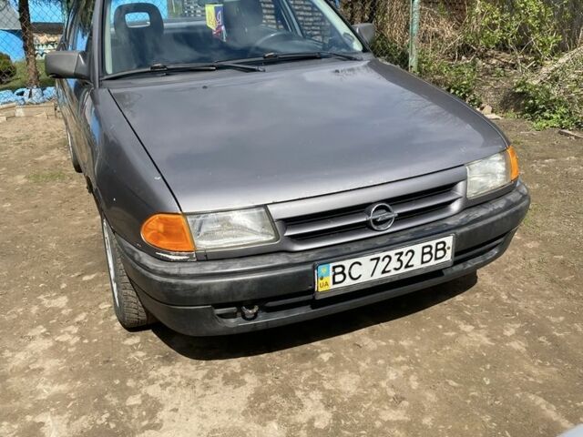Сірий Опель Астра, об'ємом двигуна 0 л та пробігом 350 тис. км за 1000 $, фото 1 на Automoto.ua