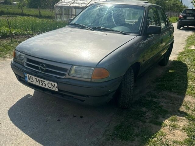 Сірий Опель Астра, об'ємом двигуна 1.6 л та пробігом 295 тис. км за 1400 $, фото 1 на Automoto.ua