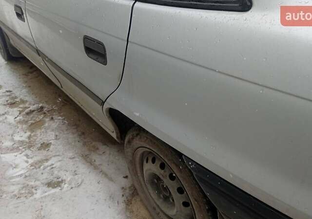 Сірий Опель Астра, об'ємом двигуна 1.7 л та пробігом 400 тис. км за 1200 $, фото 1 на Automoto.ua