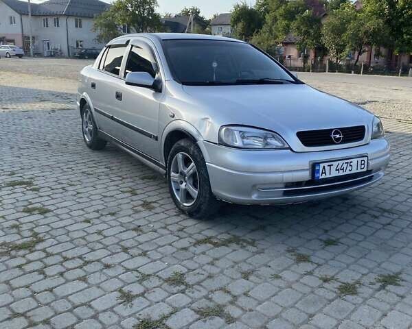 Сірий Опель Астра, об'ємом двигуна 1.6 л та пробігом 242 тис. км за 2500 $, фото 1 на Automoto.ua