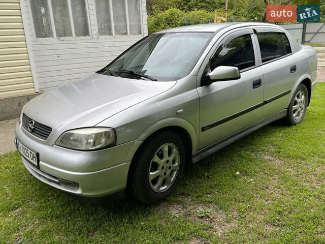 Серый Опель Астра, объемом двигателя 1.8 л и пробегом 357 тыс. км за 3700 $, фото 1 на Automoto.ua
