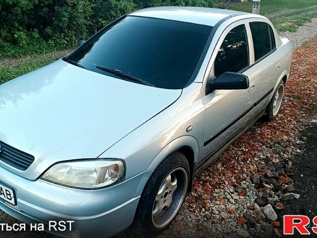 Серый Опель Астра, объемом двигателя 1.6 л и пробегом 300 тыс. км за 2700 $, фото 1 на Automoto.ua