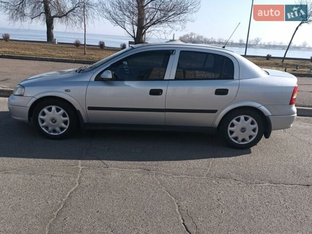 Сірий Опель Астра, об'ємом двигуна 1.39 л та пробігом 226 тис. км за 3400 $, фото 1 на Automoto.ua