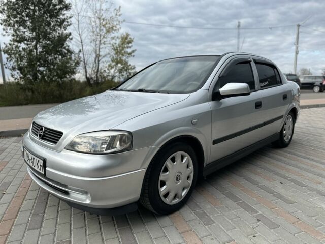 Сірий Опель Астра, об'ємом двигуна 1.6 л та пробігом 220 тис. км за 3500 $, фото 1 на Automoto.ua