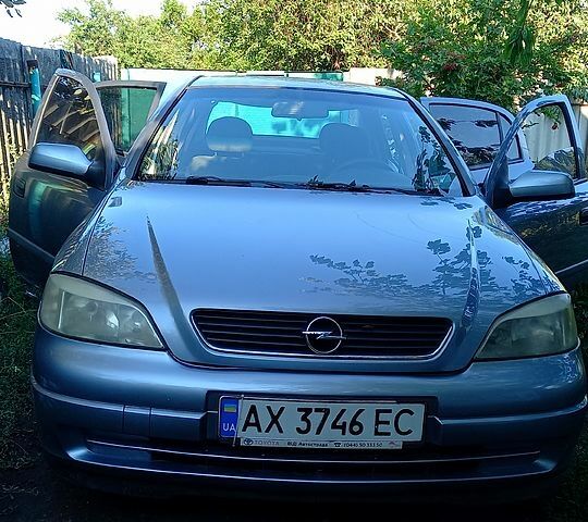 Серый Опель Астра, объемом двигателя 1.6 л и пробегом 340 тыс. км за 2200 $, фото 1 на Automoto.ua