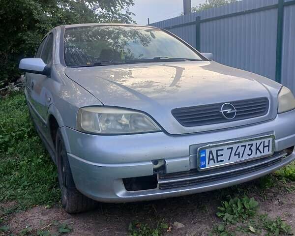 Сірий Опель Астра, об'ємом двигуна 1.39 л та пробігом 245 тис. км за 3200 $, фото 1 на Automoto.ua