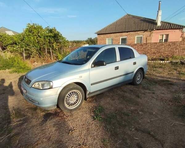 Сірий Опель Астра, об'ємом двигуна 1.6 л та пробігом 400 тис. км за 3300 $, фото 1 на Automoto.ua