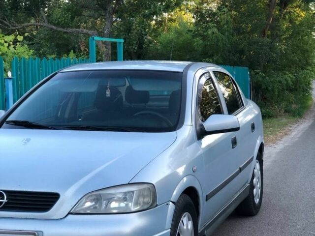 Серый Опель Астра, объемом двигателя 1.6 л и пробегом 367 тыс. км за 2300 $, фото 1 на Automoto.ua