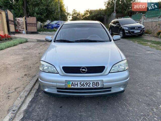 Сірий Опель Астра, об'ємом двигуна 1.6 л та пробігом 153 тис. км за 4000 $, фото 1 на Automoto.ua