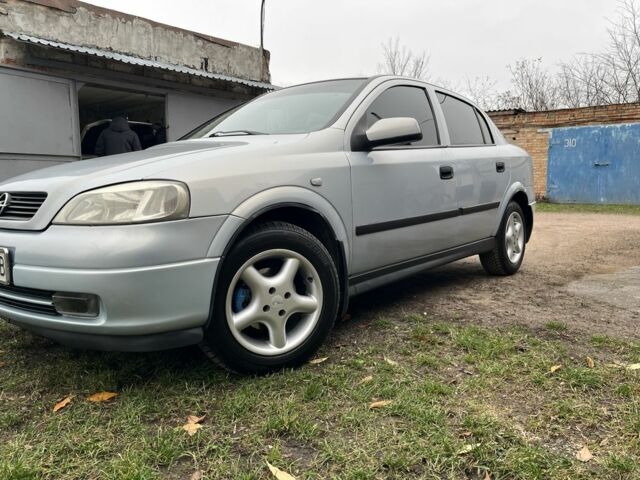 Сірий Опель Астра, об'ємом двигуна 1.6 л та пробігом 263 тис. км за 4000 $, фото 1 на Automoto.ua