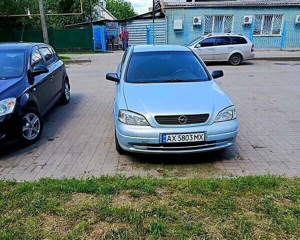 Серый Опель Астра, объемом двигателя 1.4 л и пробегом 246 тыс. км за 3500 $, фото 1 на Automoto.ua
