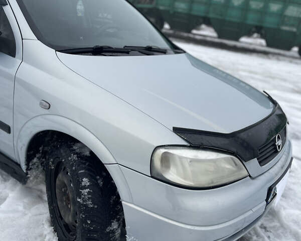 Серый Опель Астра, объемом двигателя 1.4 л и пробегом 334 тыс. км за 2900 $, фото 1 на Automoto.ua