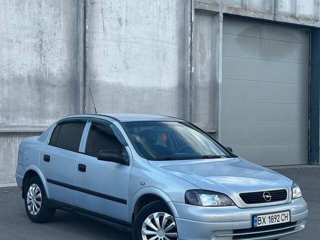 Сірий Опель Астра, об'ємом двигуна 1.6 л та пробігом 250 тис. км за 3300 $, фото 1 на Automoto.ua