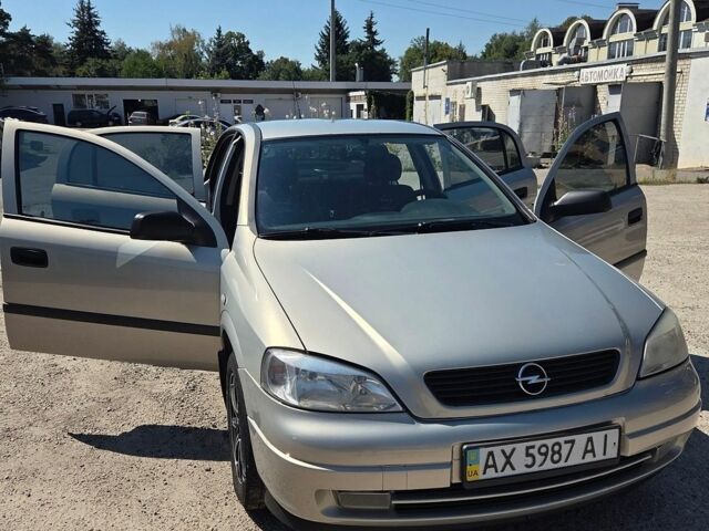 Сірий Опель Астра, об'ємом двигуна 1.4 л та пробігом 254 тис. км за 4000 $, фото 1 на Automoto.ua
