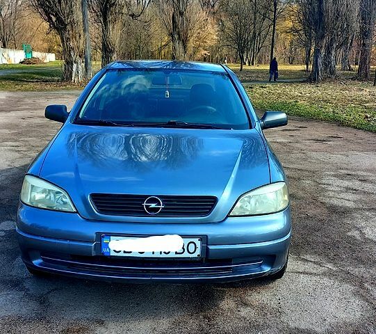 Серый Опель Астра, объемом двигателя 1.4 л и пробегом 327 тыс. км за 3100 $, фото 1 на Automoto.ua