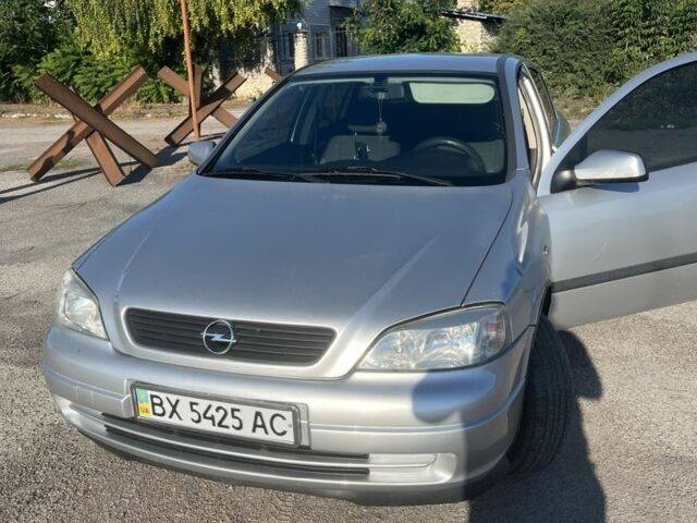 Серый Опель Астра, объемом двигателя 1.4 л и пробегом 270 тыс. км за 3400 $, фото 1 на Automoto.ua