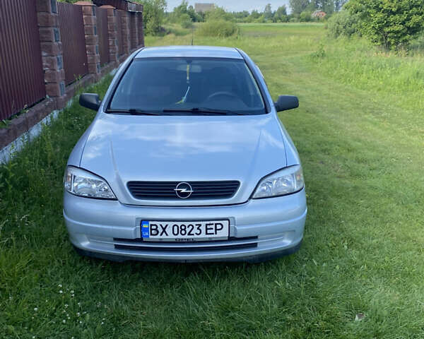 Сірий Опель Астра, об'ємом двигуна 1.39 л та пробігом 163 тис. км за 3900 $, фото 1 на Automoto.ua