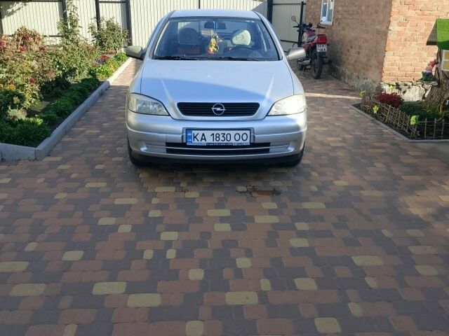 Сірий Опель Астра, об'ємом двигуна 1.4 л та пробігом 148 тис. км за 3900 $, фото 1 на Automoto.ua