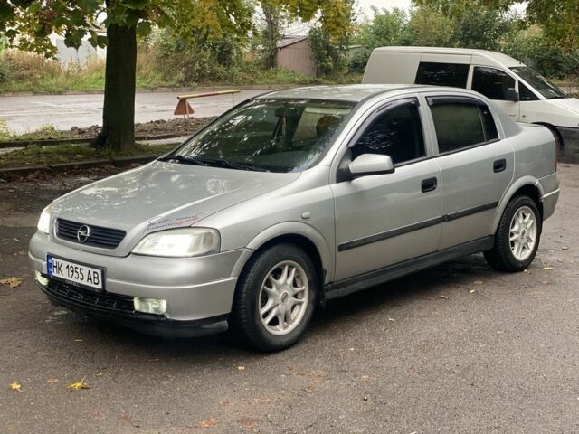 Серый Опель Астра, объемом двигателя 1.4 л и пробегом 348 тыс. км за 2950 $, фото 1 на Automoto.ua